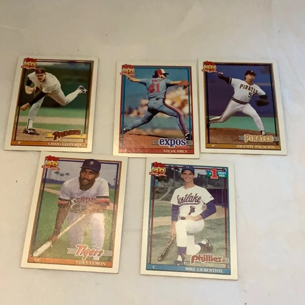 Bundle of Baseball Cards Lot 75